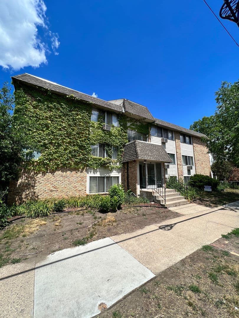 Minneapolis Apartment: 1314 West 28th Street