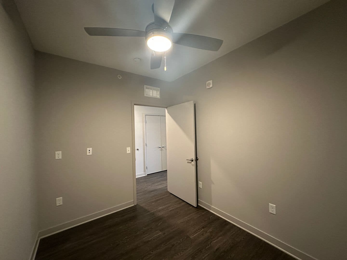 Minneapolis Apartment: 2520 S. 8th Street