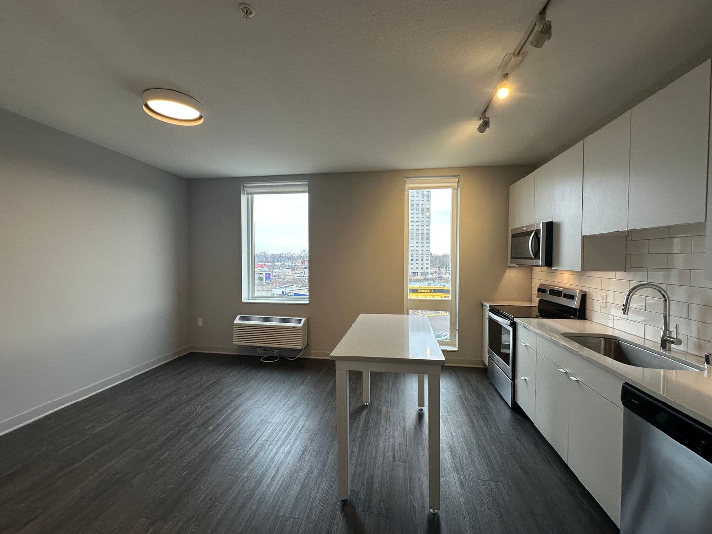 Minneapolis Apartment: 2520 S. 8th Street