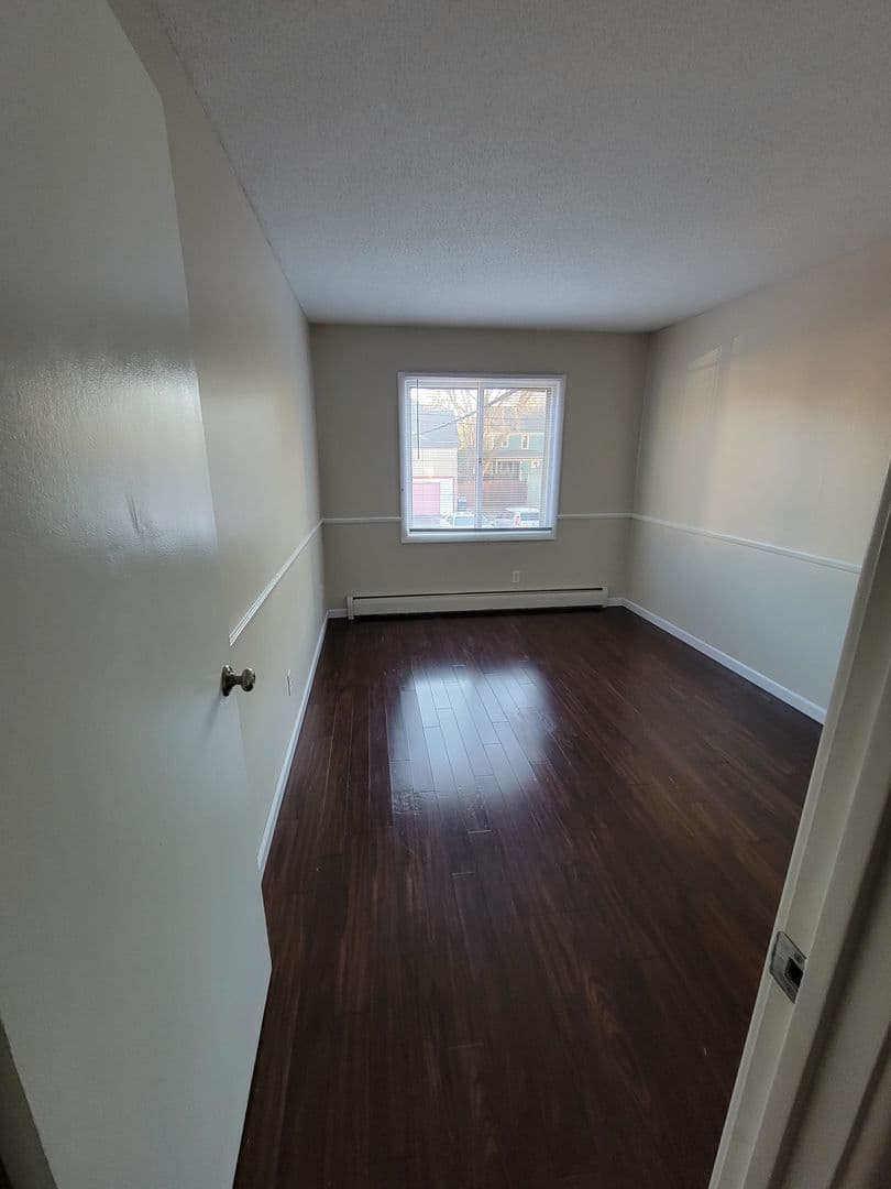 Minneapolis Apartment: 2801 Girard Ave. S.
