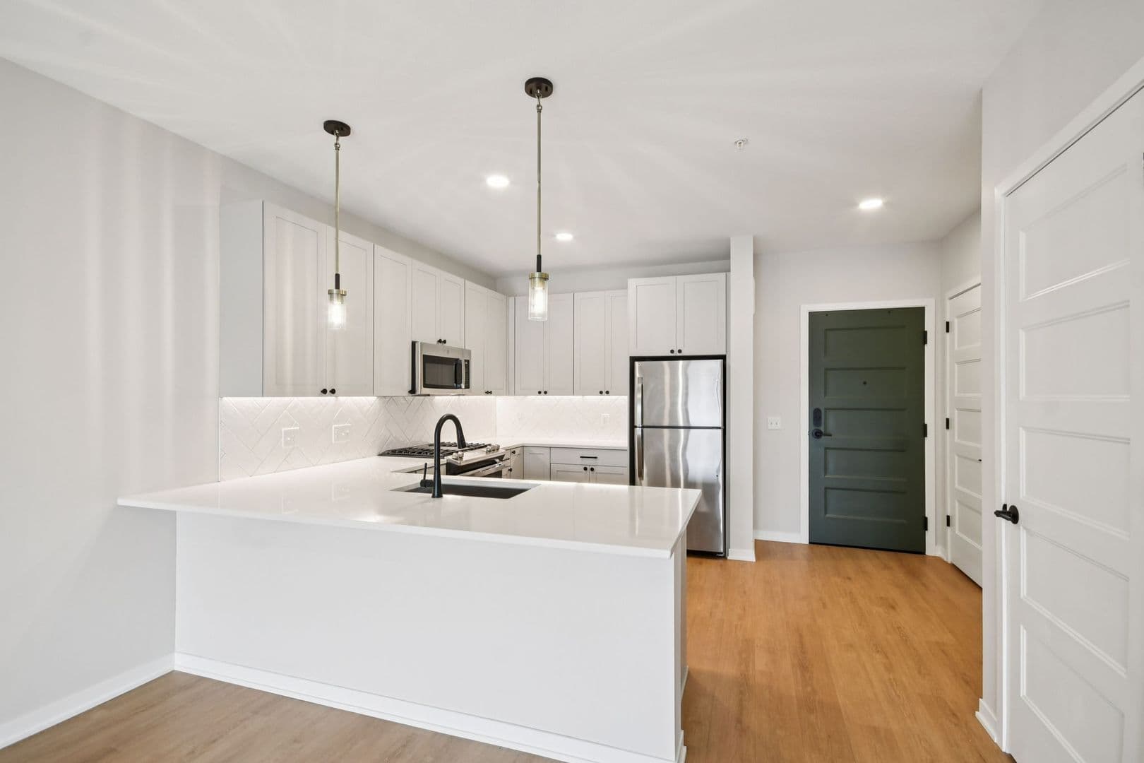 Stillwater Apartment: 200 Chestnut St E