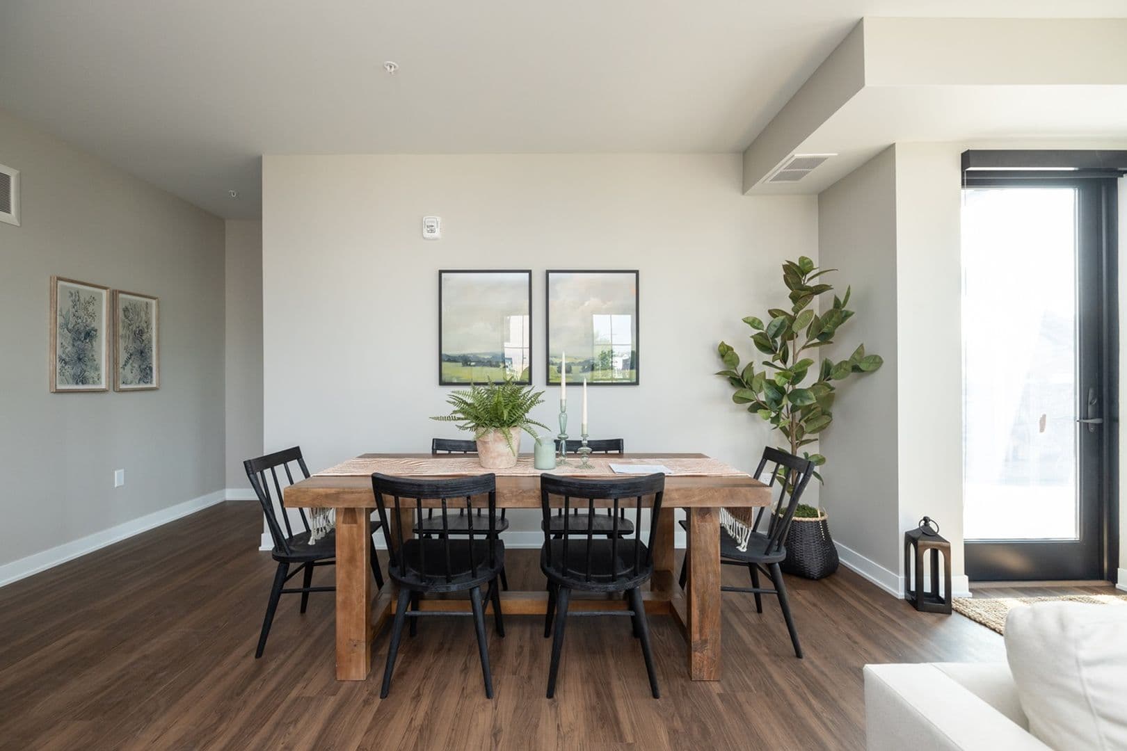 St. Paul Apartment: 695 Grand Ave