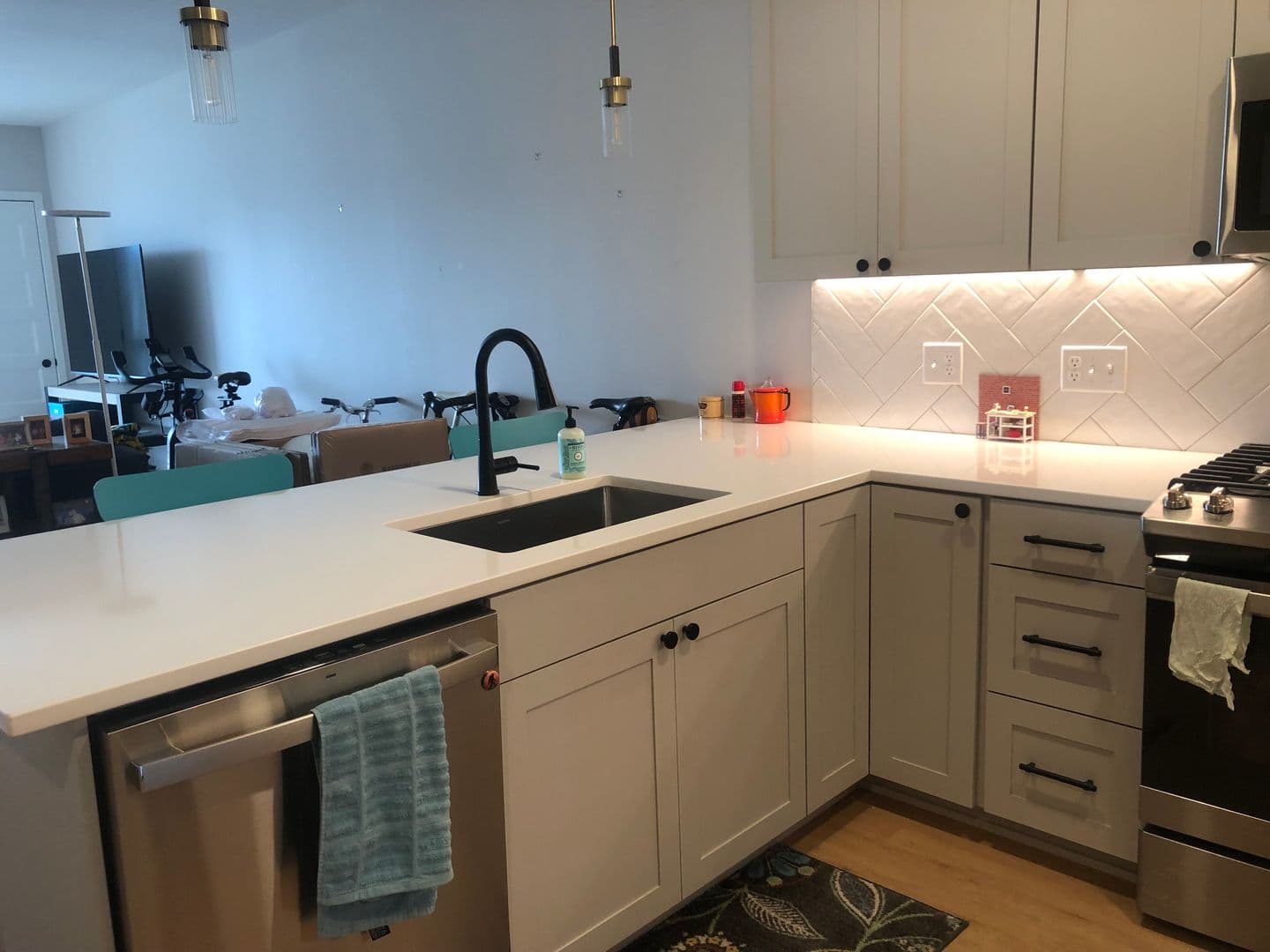 Stillwater Apartment: 200 Chestnut St E