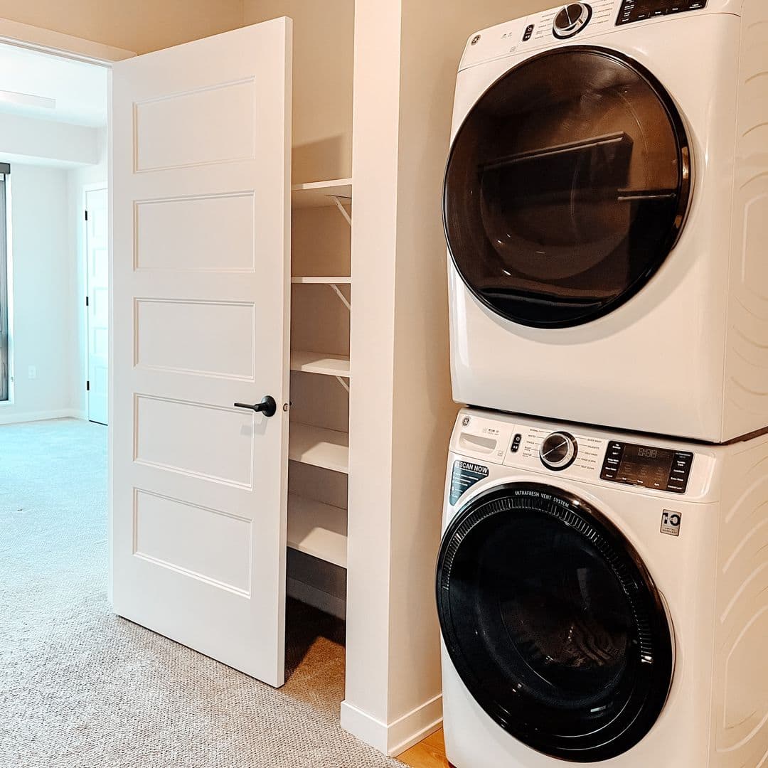 Stillwater Apartment: 200 Chestnut St E