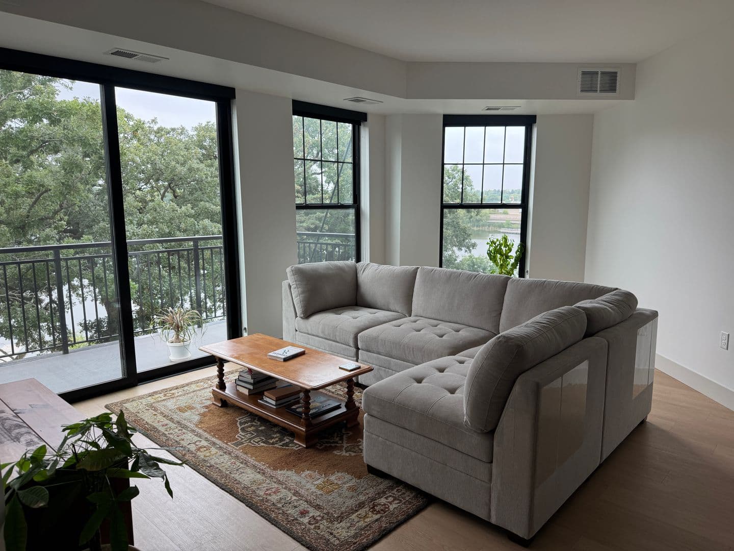 Robbinsdale Apartment: 4600 Lake Rd Ave