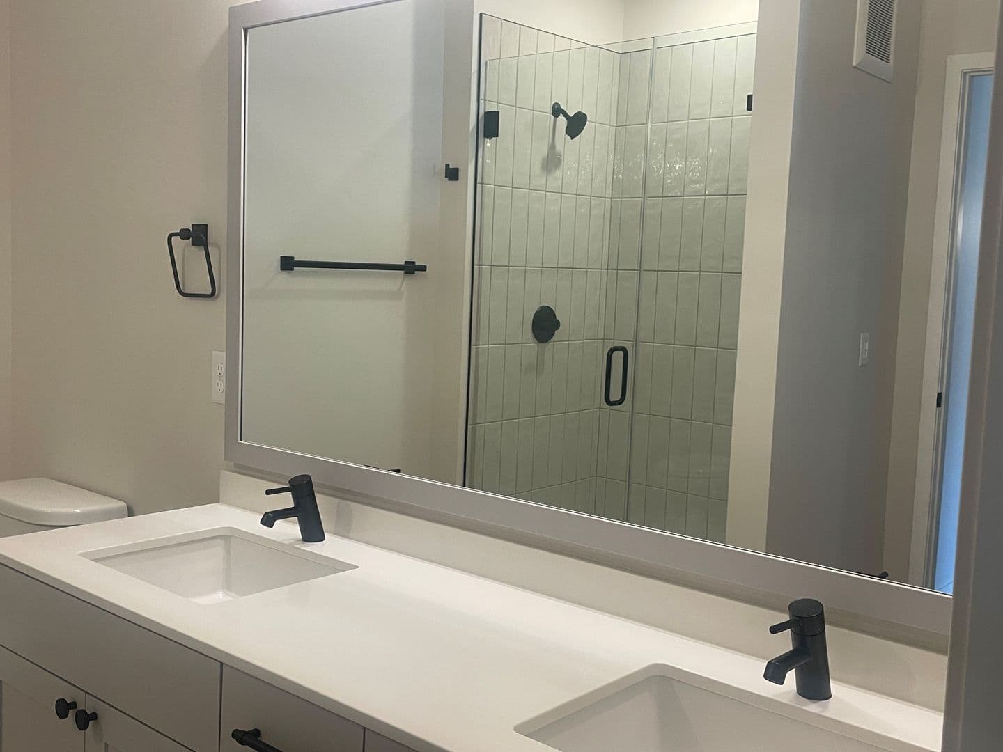 Stillwater Apartment: 200 Chestnut St E