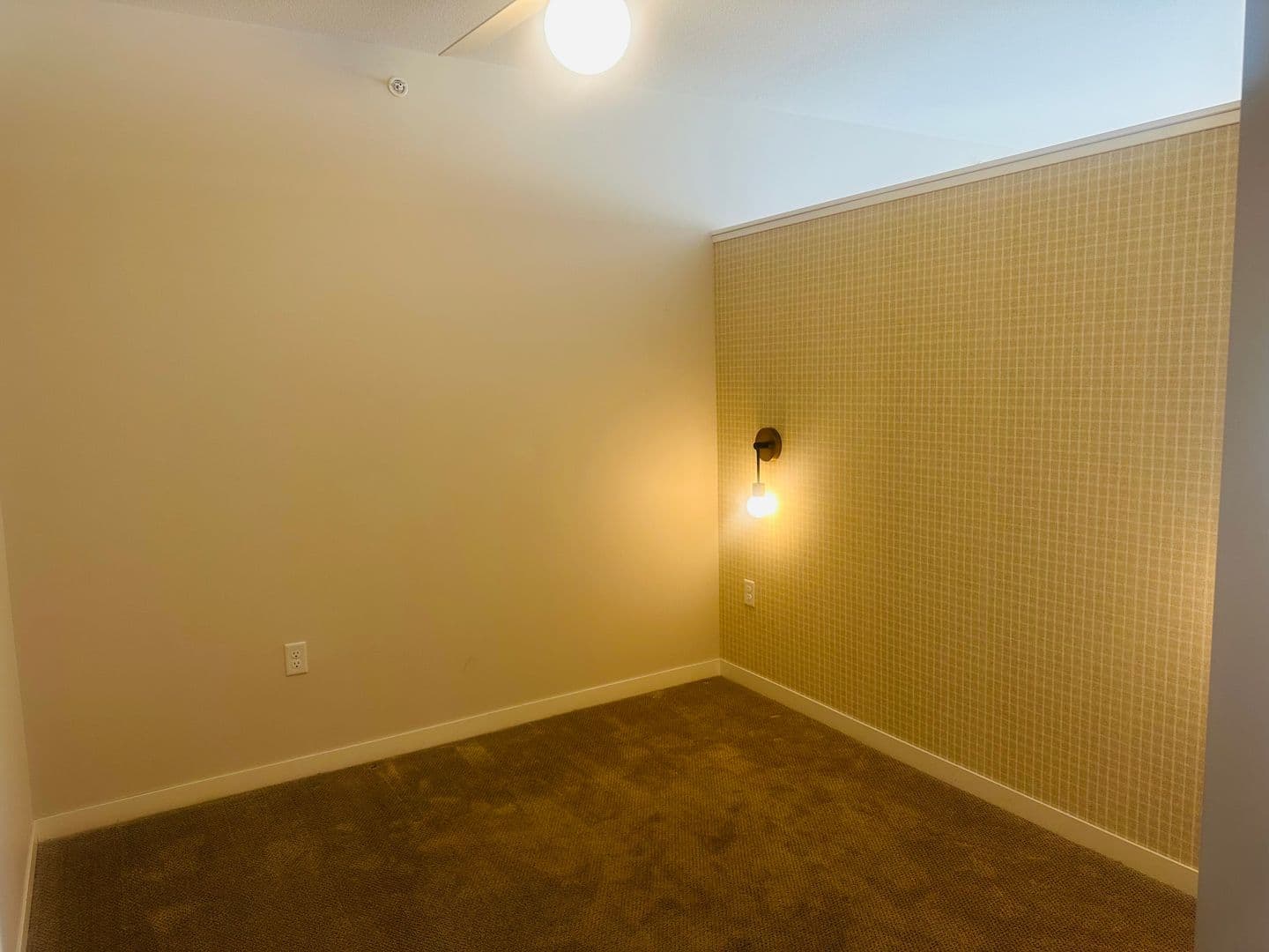 Stillwater Apartment: 200 Chestnut St E