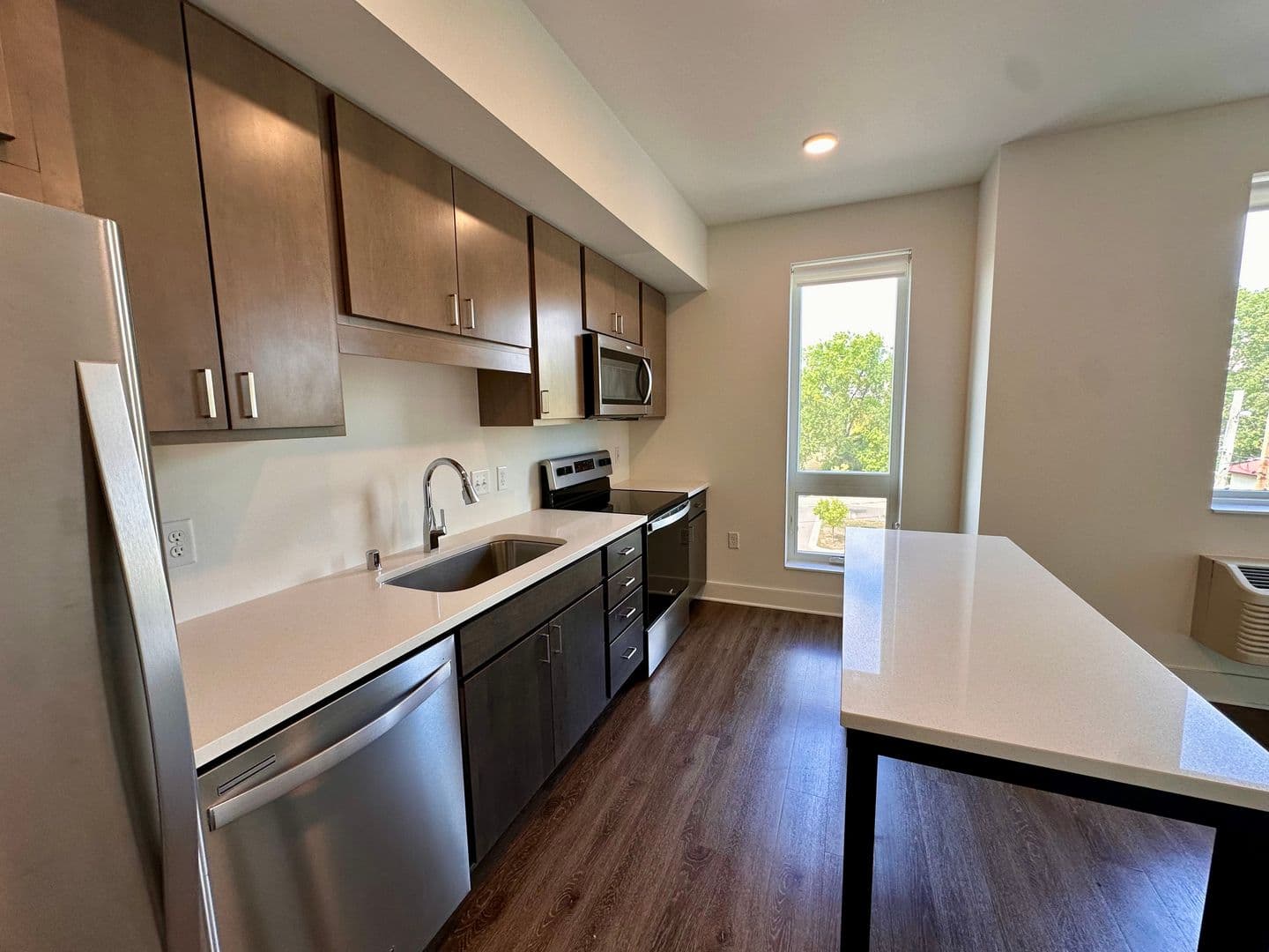 St. Paul Apartment: 84 W Water Street