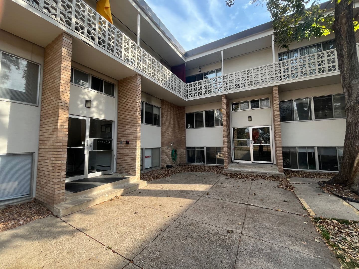 Minneapolis Apartment: 982-986 15th Ave SE
