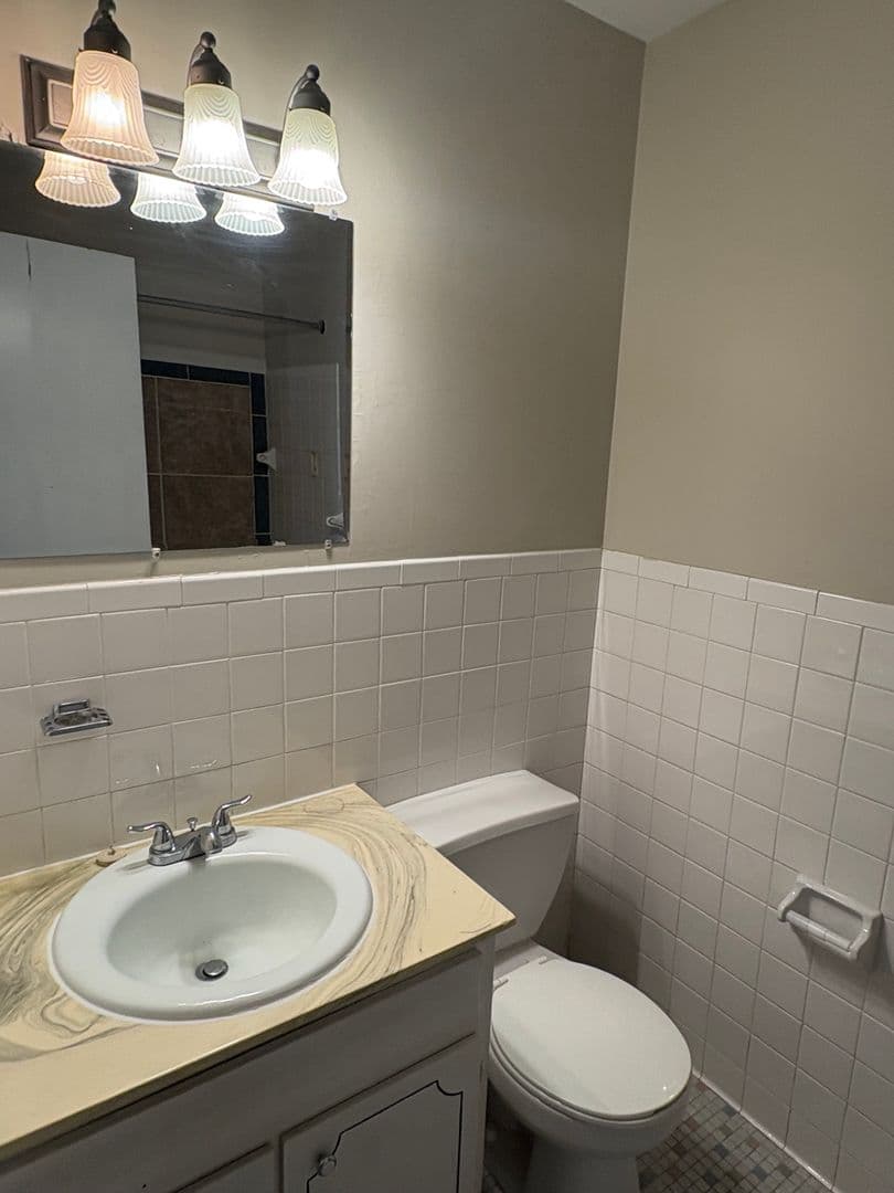 Minneapolis Apartment: 2801 Girard Ave. S.