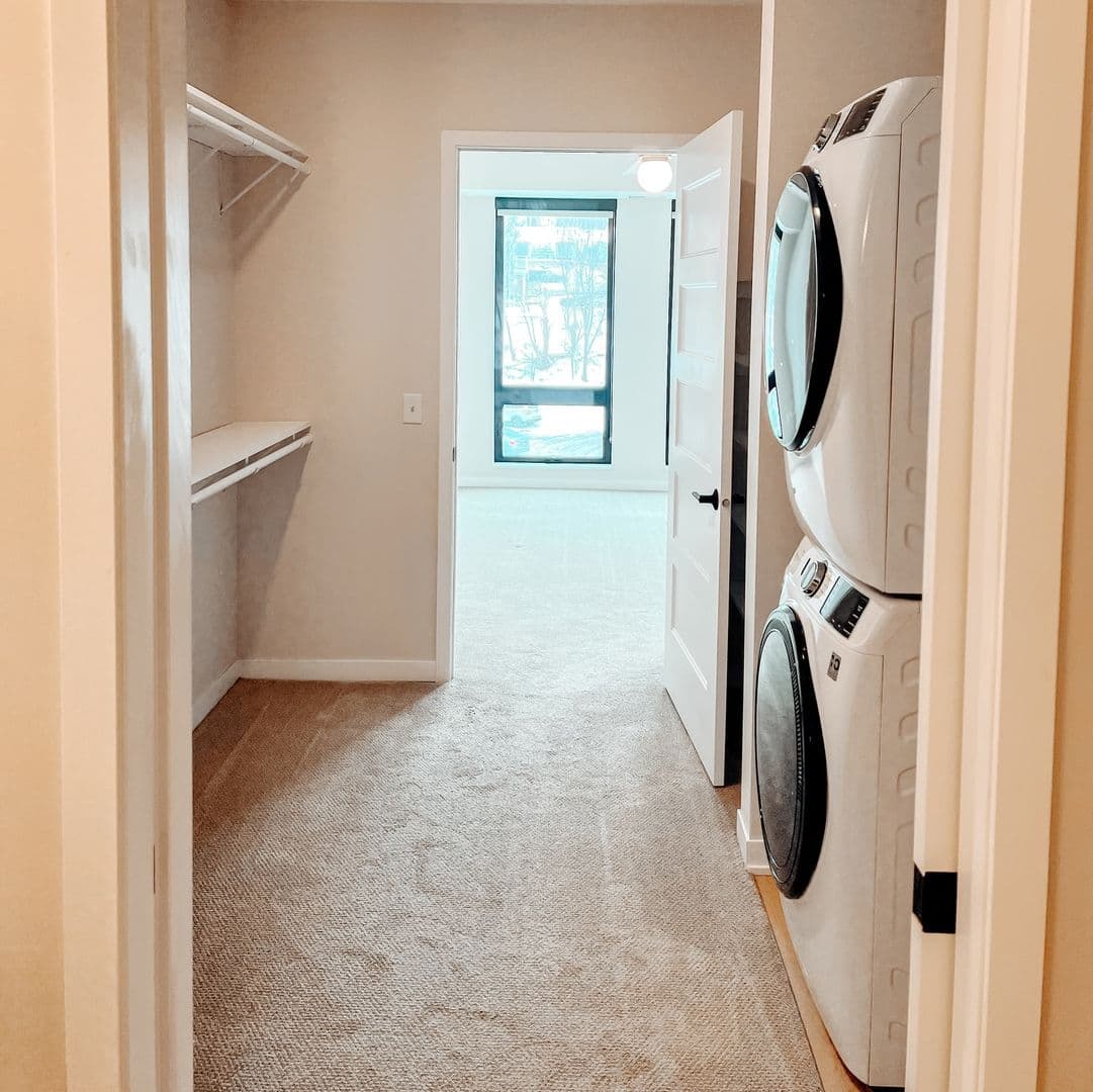 Stillwater Apartment: 200 Chestnut St E