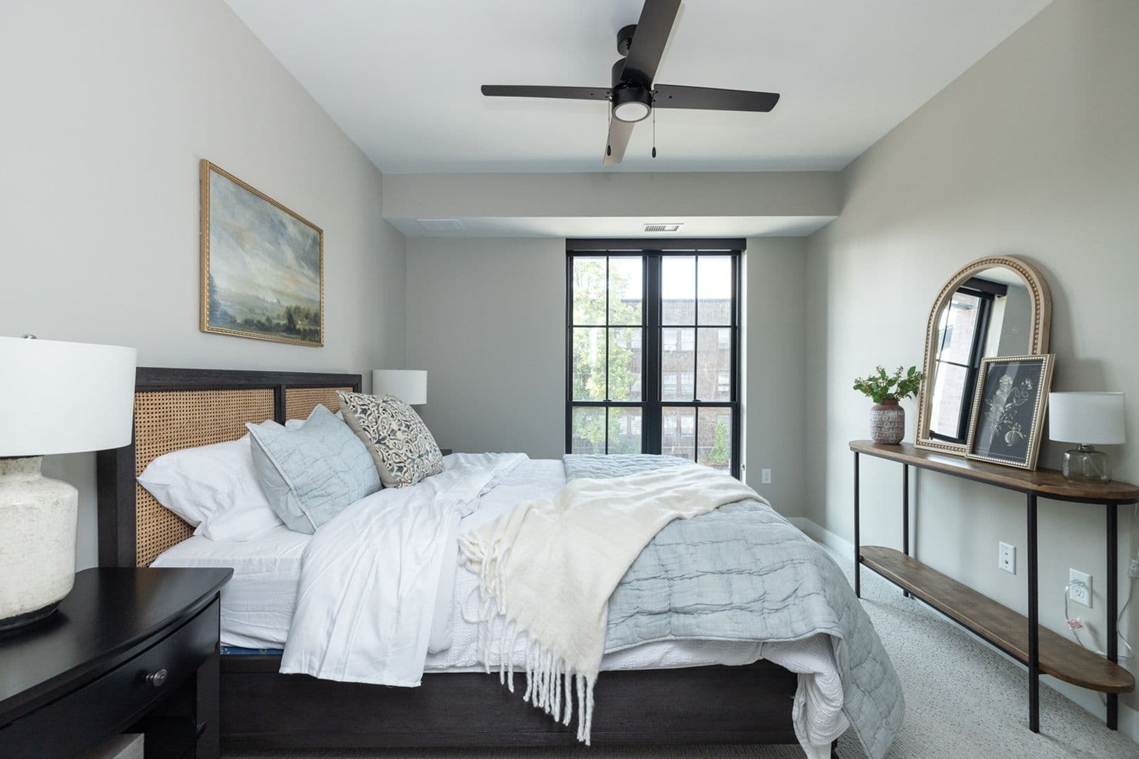 St. Paul Apartment: 695 Grand Ave