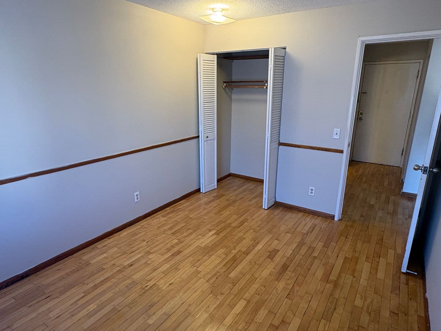 Minneapolis Apartment: 2801 Girard Ave. S.