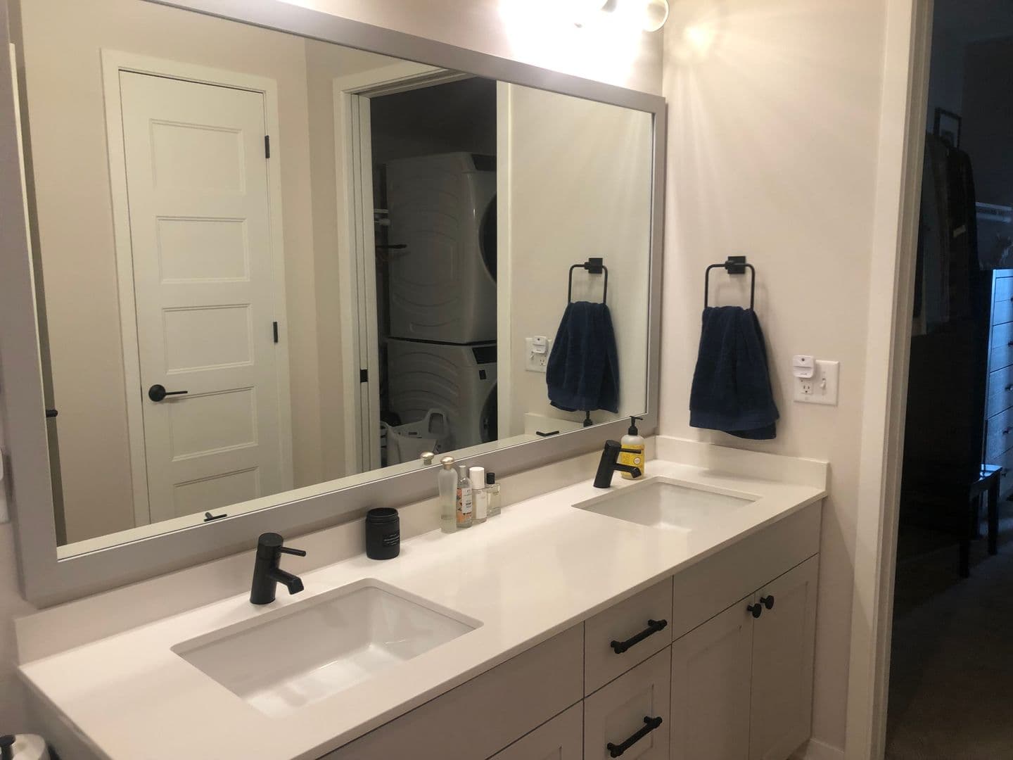 Stillwater Apartment: 200 Chestnut St E