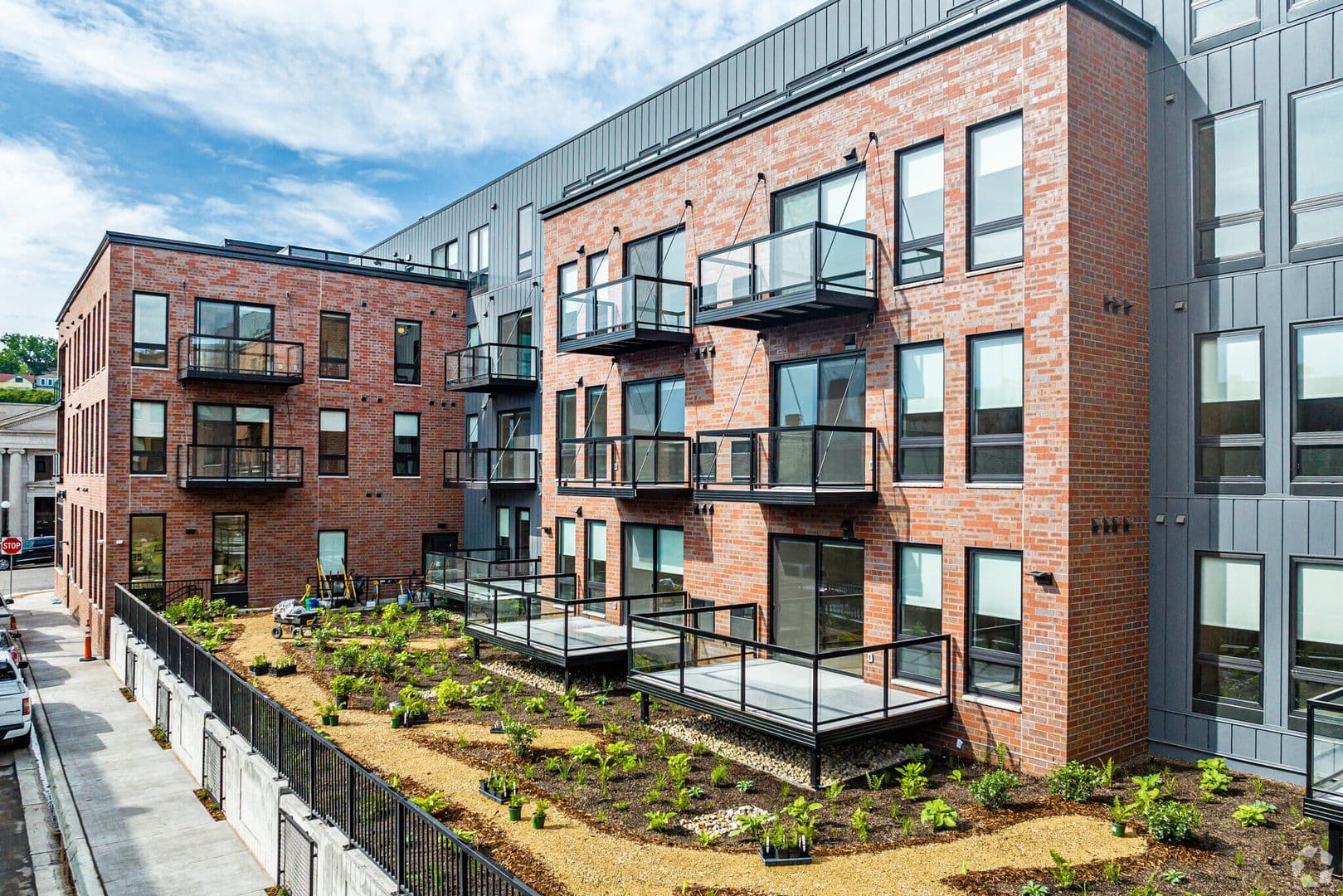 Stillwater Apartment: 200 Chestnut St E