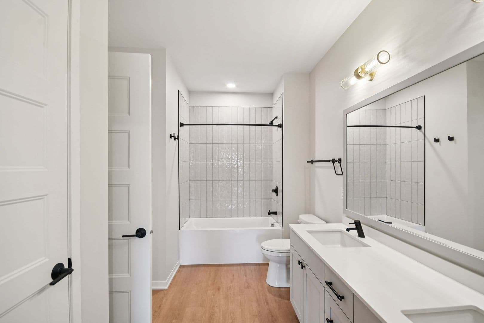 Stillwater Apartment: 200 Chestnut St E