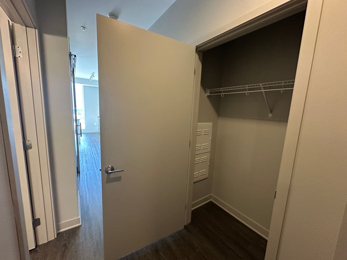 Minneapolis Apartment: 2520 S. 8th Street