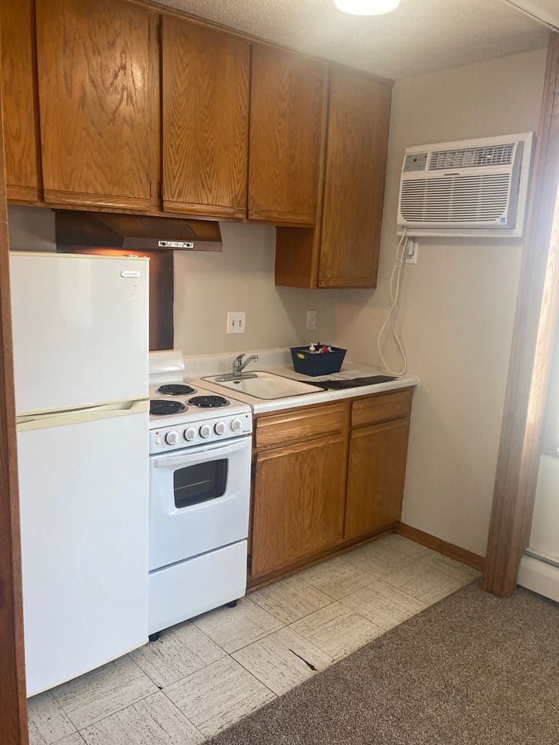 Minneapolis Apartment: 2801 Girard Ave. S.