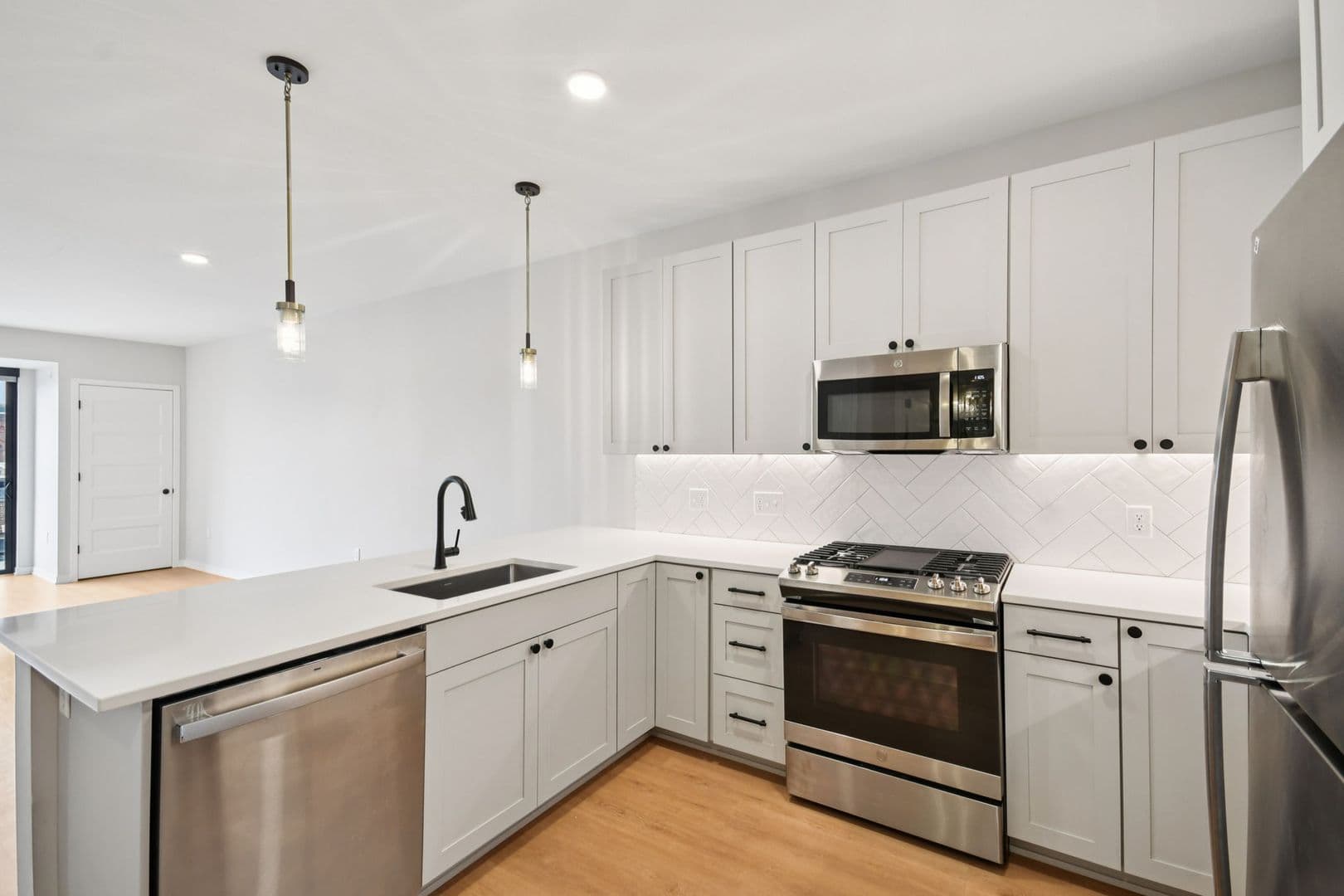 Stillwater Apartment: 200 Chestnut St E