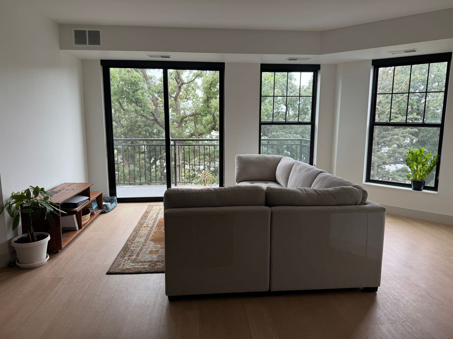 Robbinsdale Apartment: 4600 Lake Rd Ave