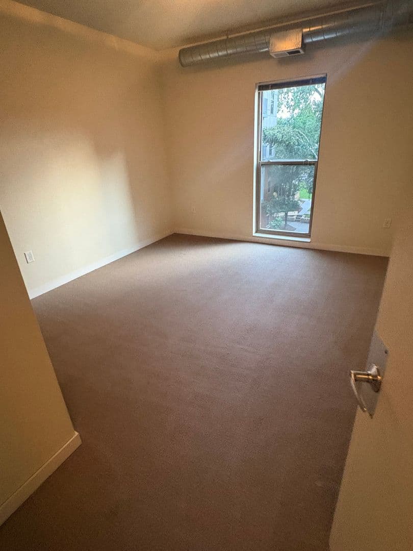 Minneapolis Apartment: 1000 University Ave SE