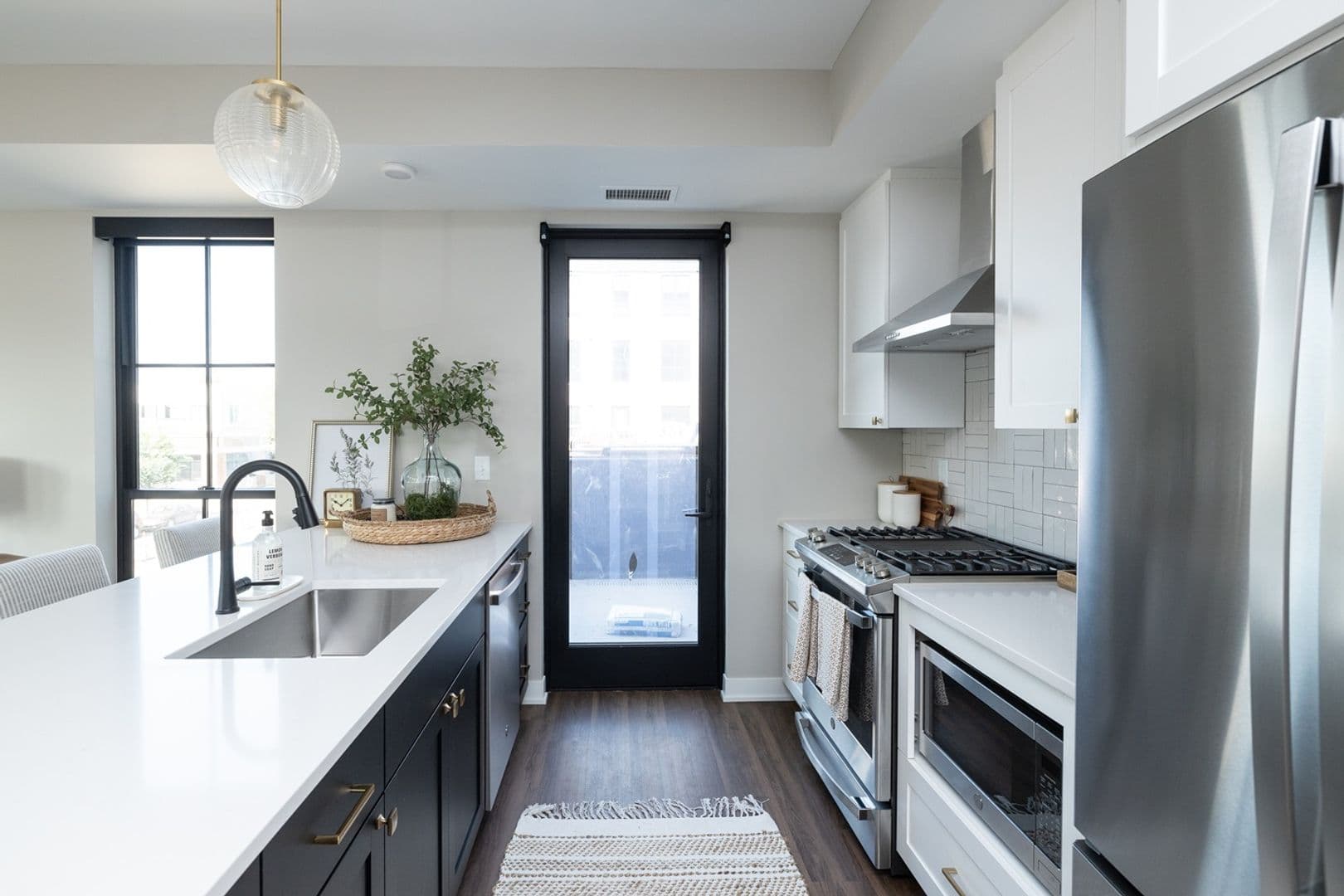 St. Paul Apartment: 695 Grand Ave
