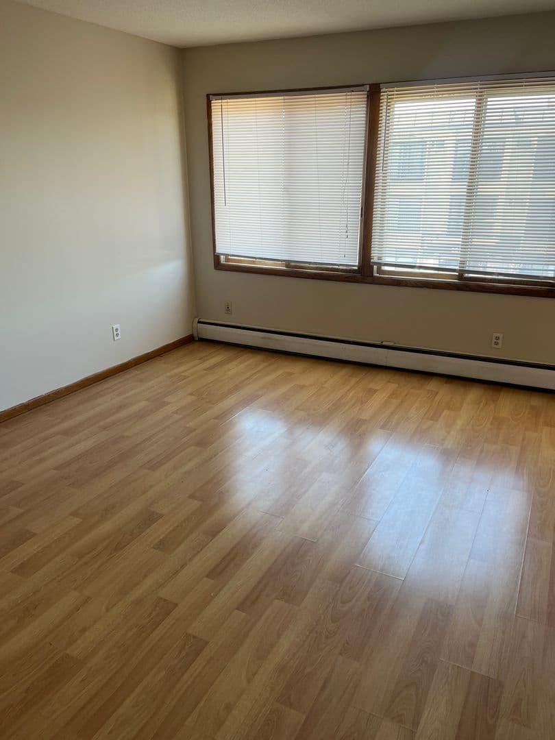 Minneapolis Apartment: 2801 Girard Ave. S.