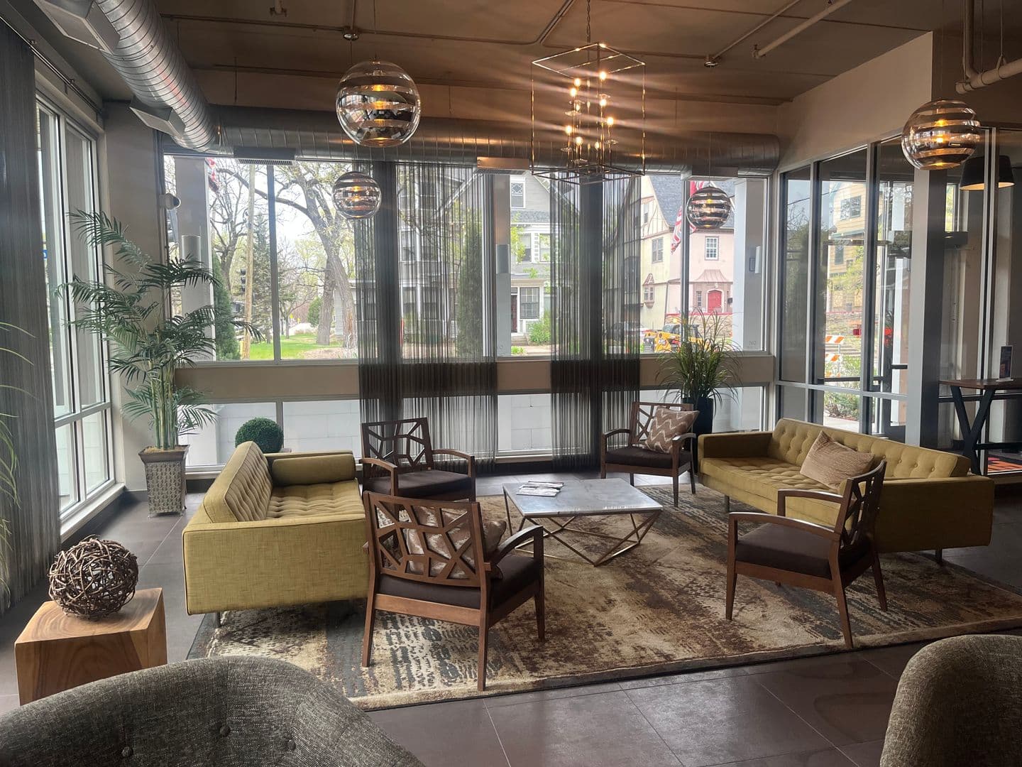 Minneapolis Apartment: 1000 University Ave SE