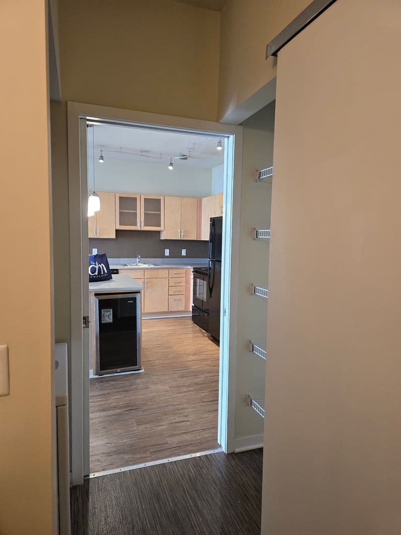 Minneapolis Apartment: 1000 University Ave SE