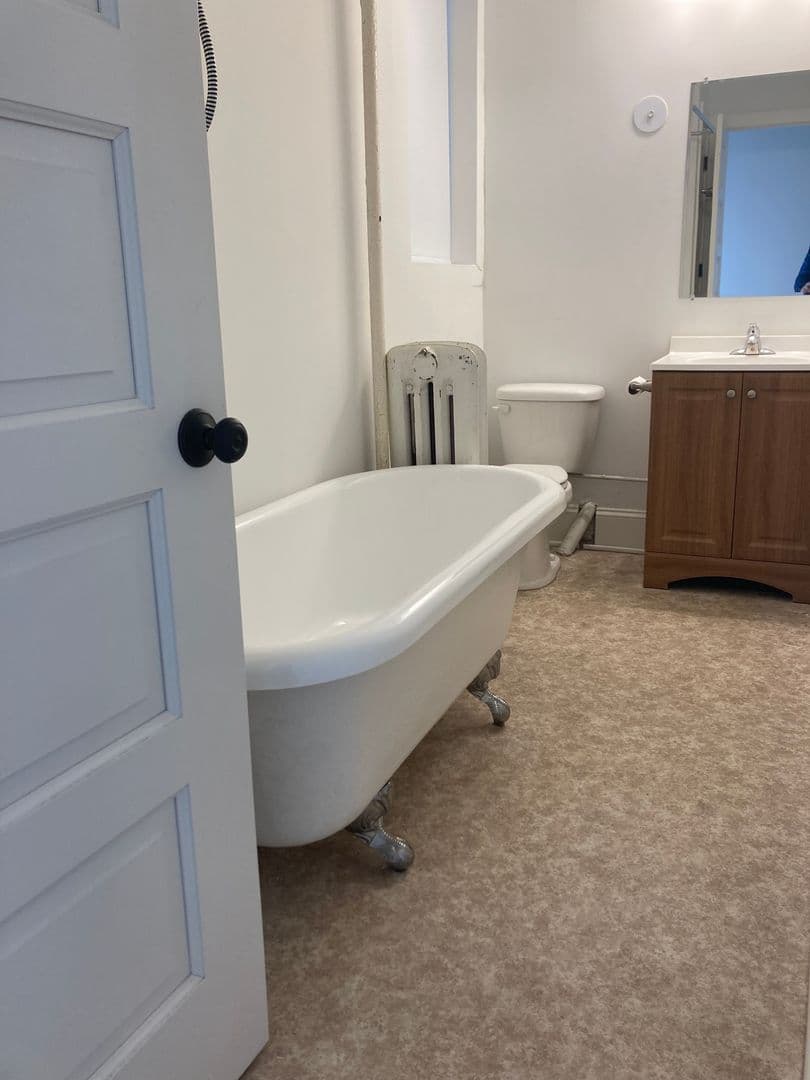 Minneapolis Apartment: 2118 Dupont Avenue South