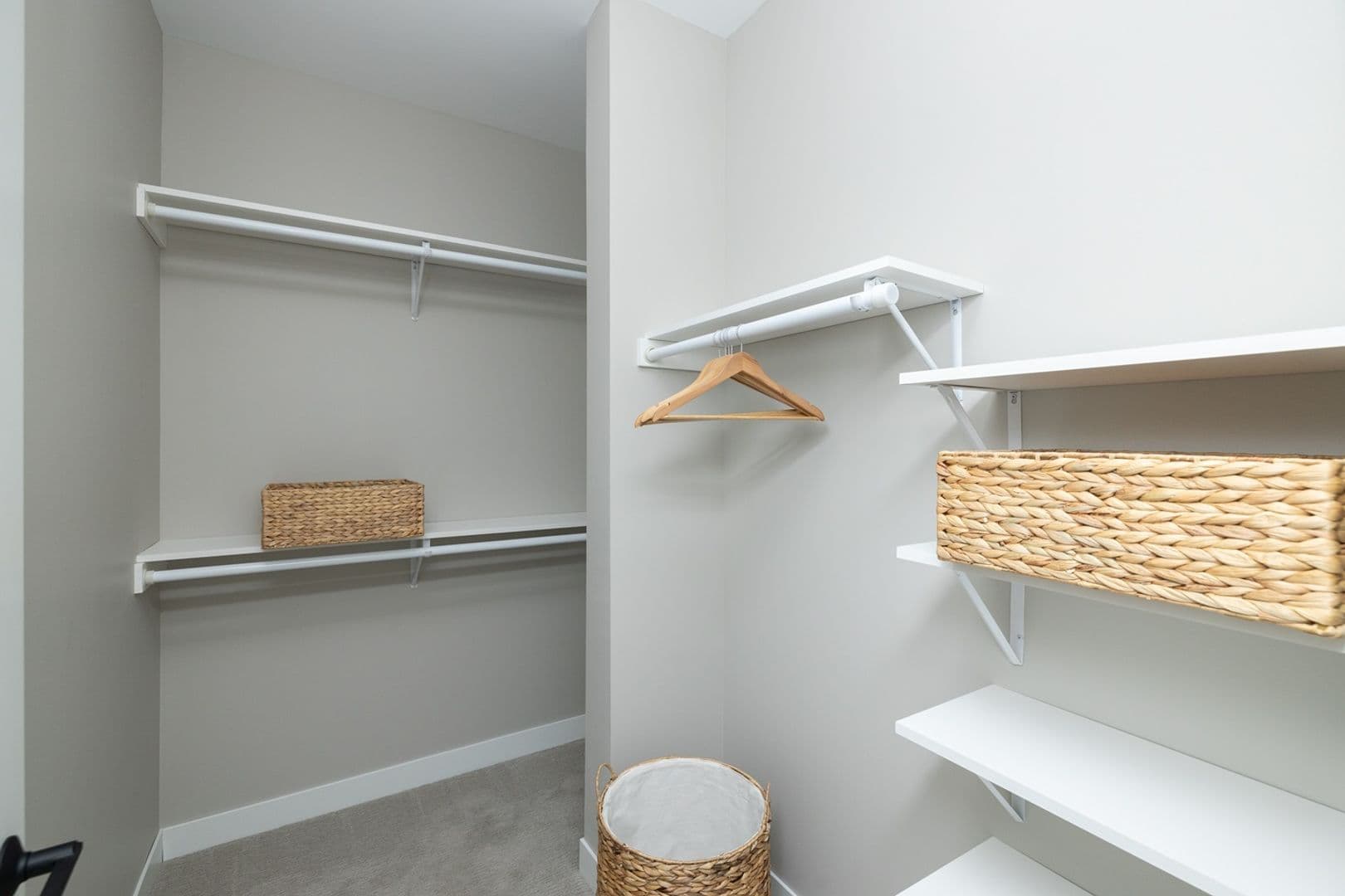 St. Paul Apartment: 695 Grand Ave