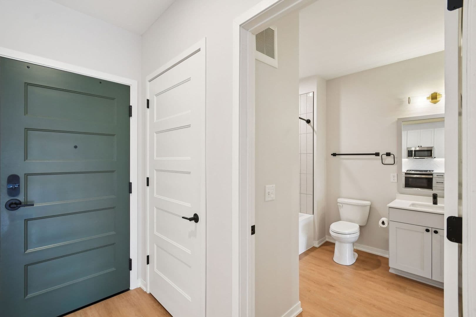 Stillwater Apartment: 200 Chestnut St E
