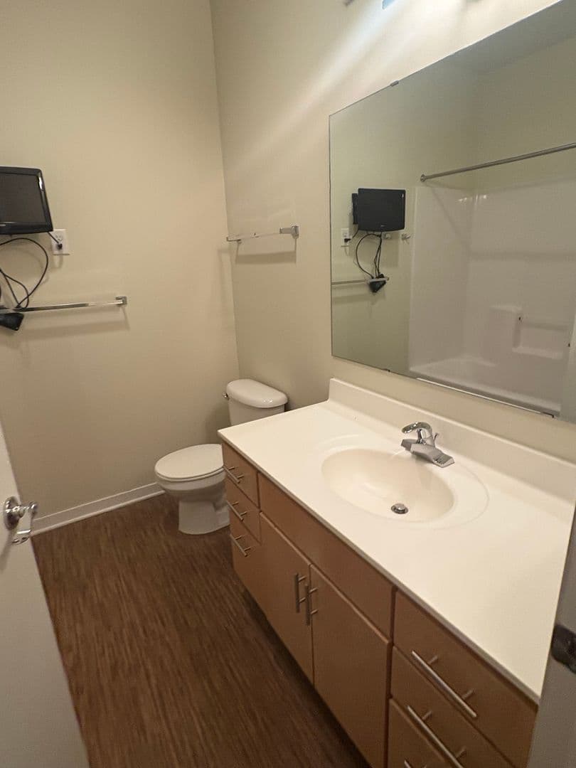 Minneapolis Apartment: 1000 University Ave SE