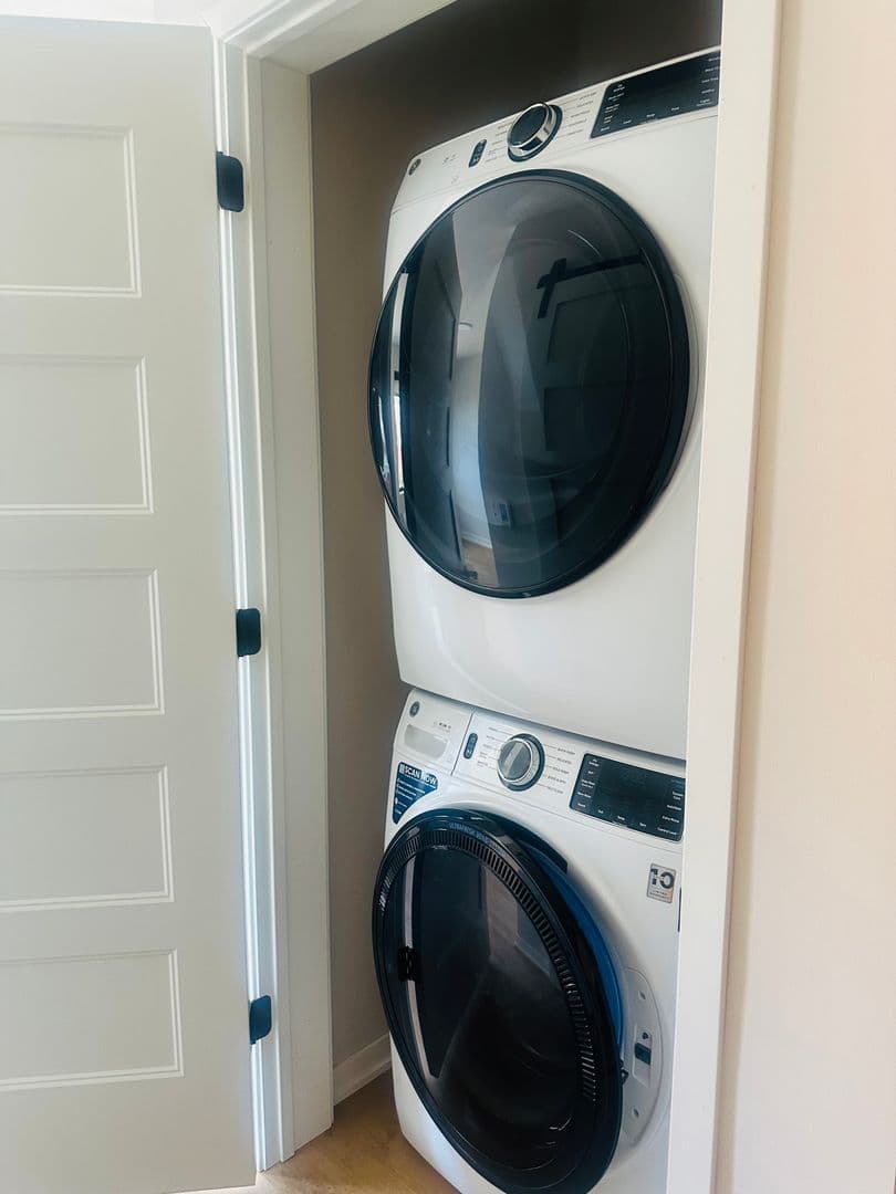 Stillwater Apartment: 200 Chestnut St E
