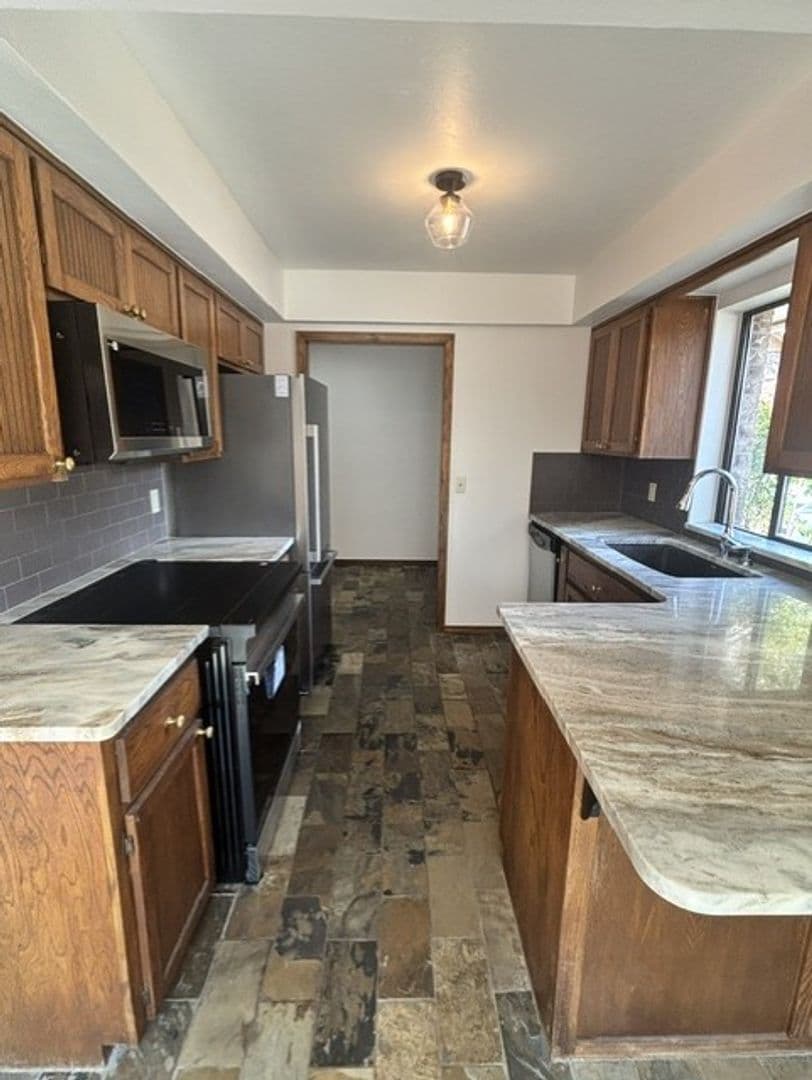 Norman House: 260 N Creekdale