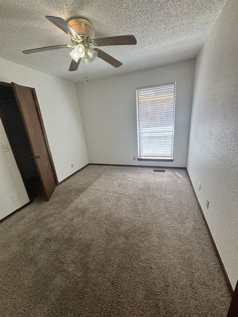 Norman House: 260 N Creekdale