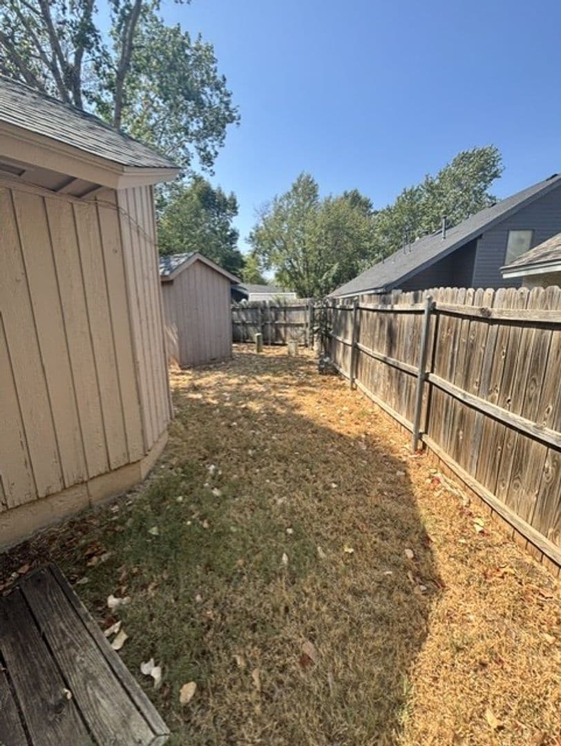 Norman House: 260 N Creekdale