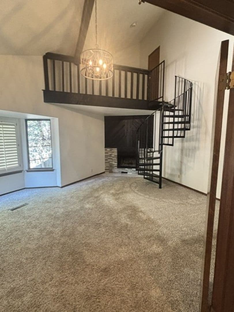 Norman House: 260 N Creekdale