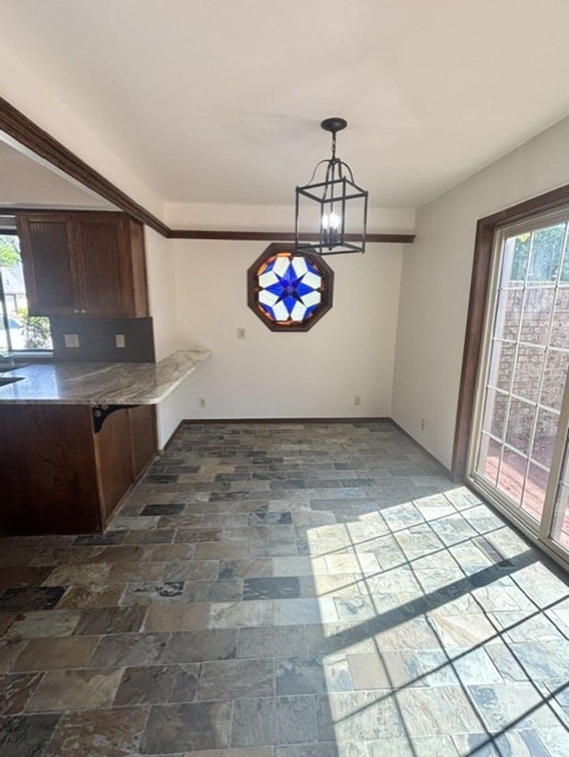 Norman House: 260 N Creekdale