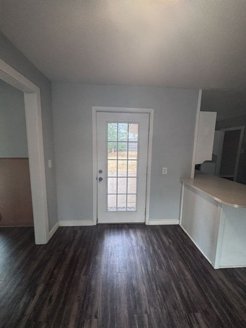 Norman House: 906 Carey Dr