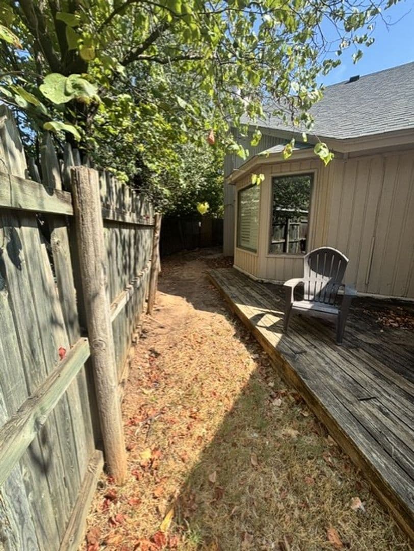 Norman House: 260 N Creekdale