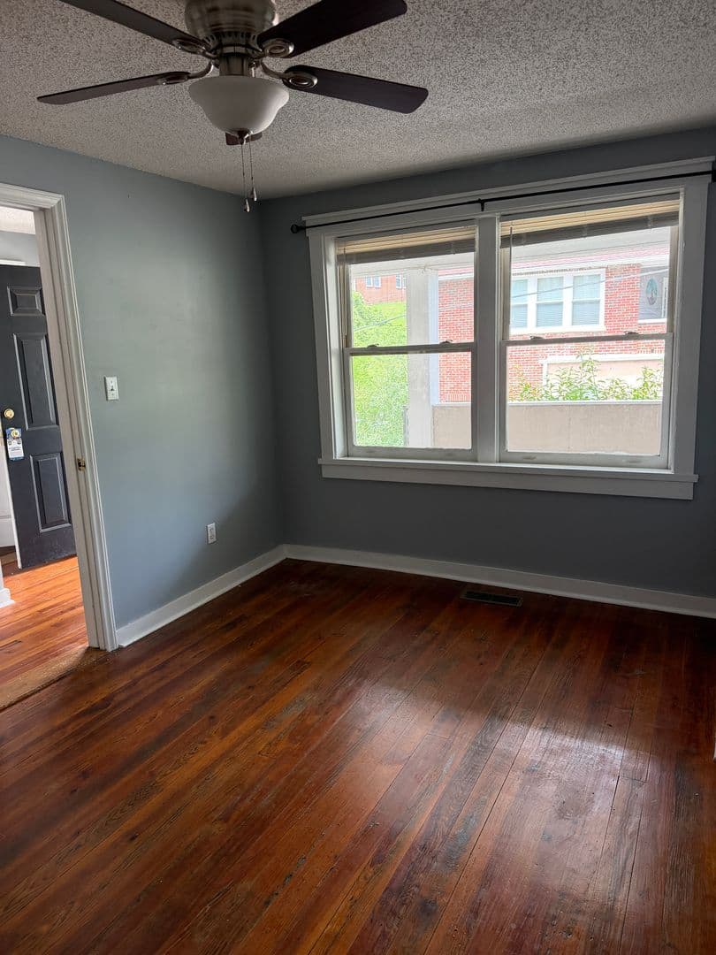 Asheville Apartment: 25 Grail Street