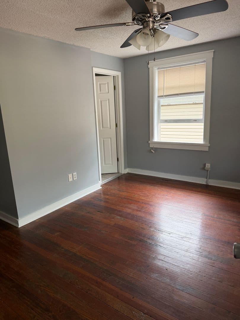 Asheville Apartment: 25 Grail Street