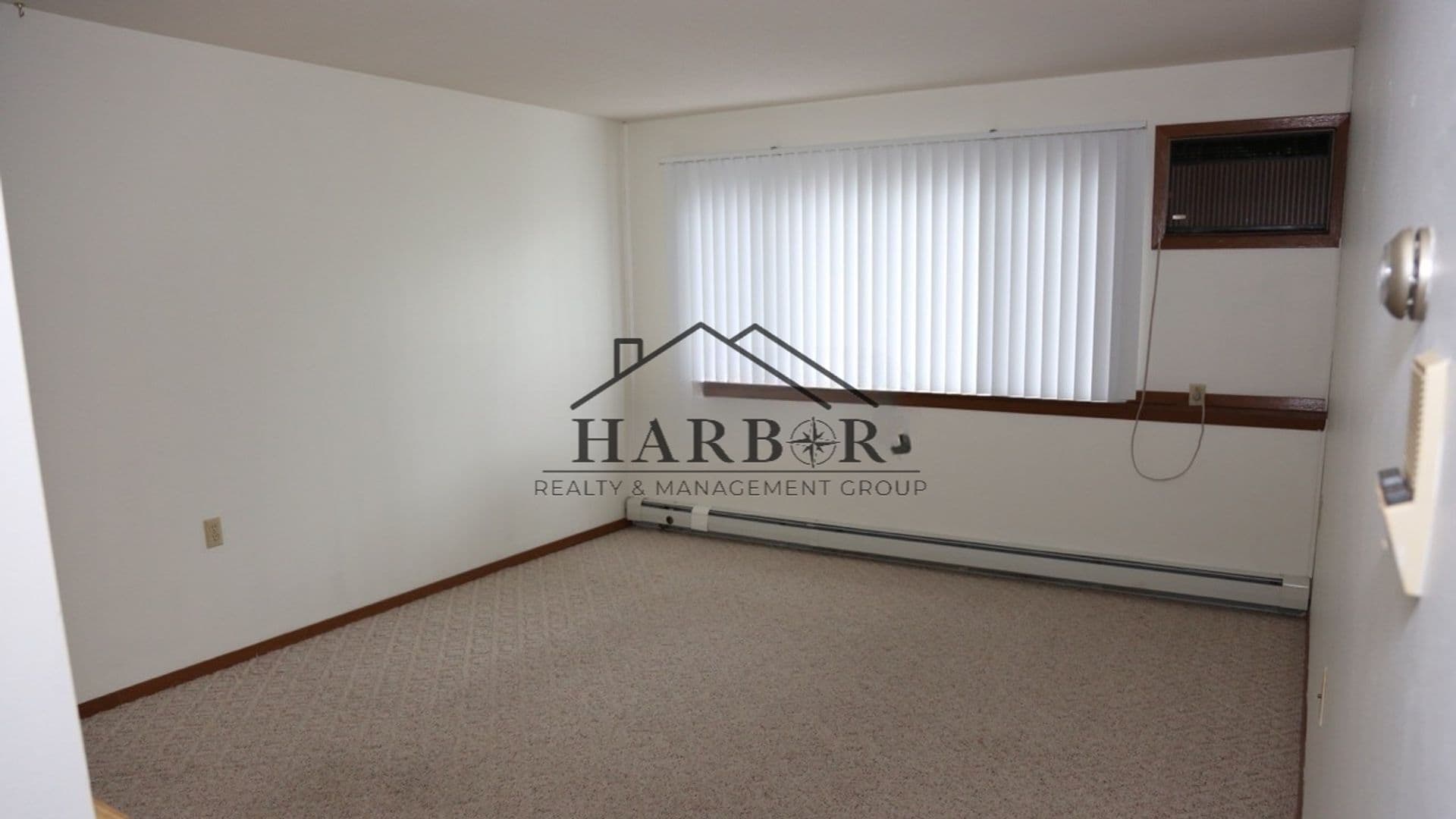 Lamberton Apartment: 200 10th Avenue East