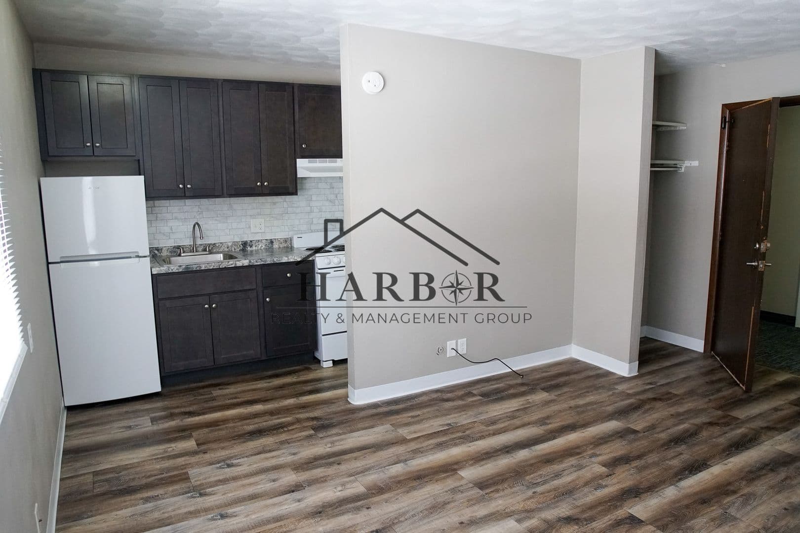 Austin Apartment: 900 14th Street NW