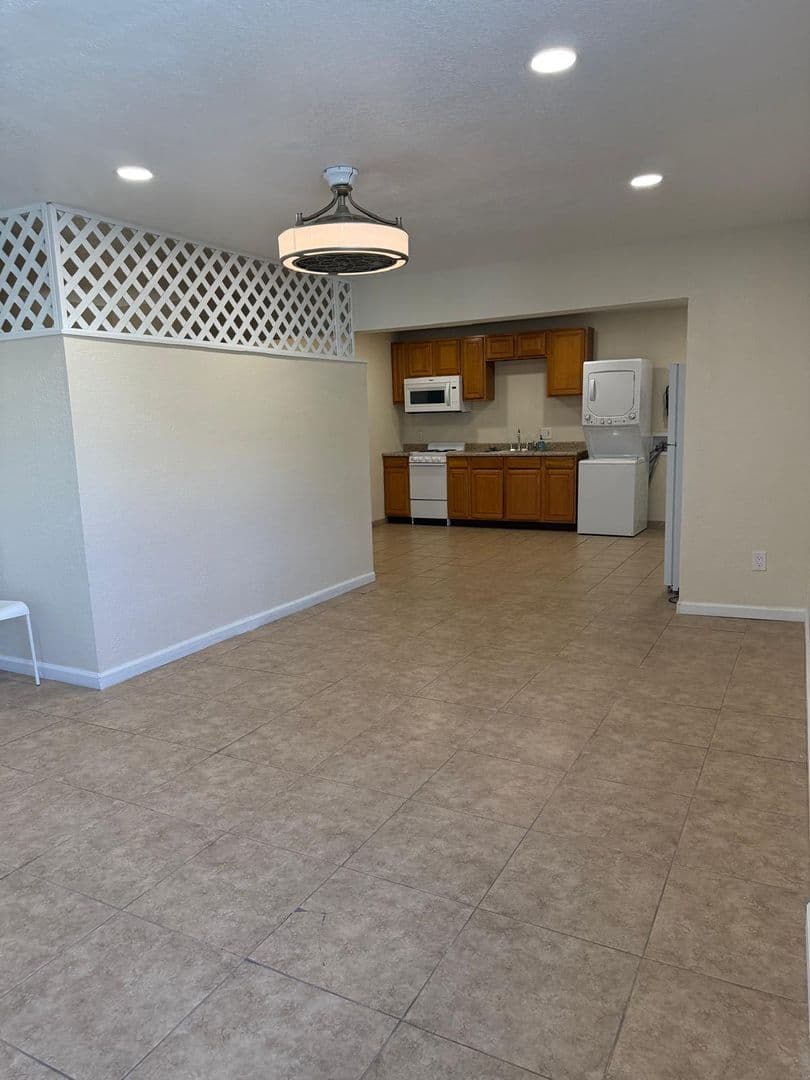 San Diego Apartment: 1259A Morena Blvd