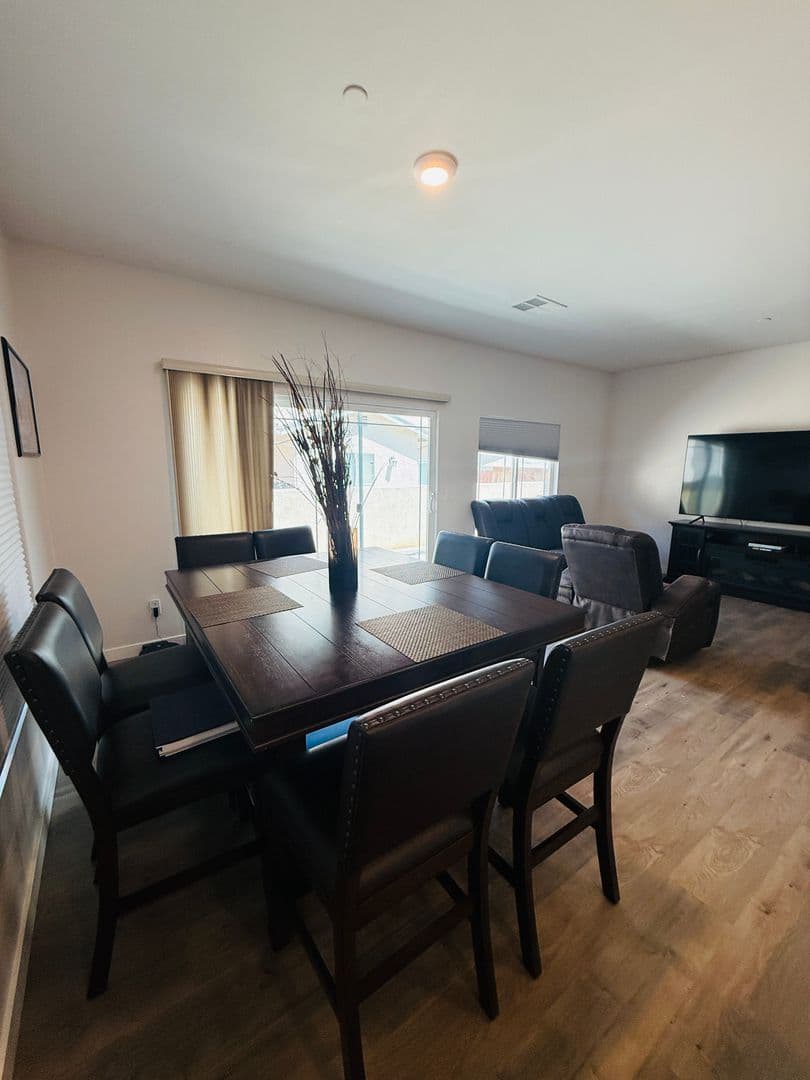 El Cajon House: 748 Lincoln Place