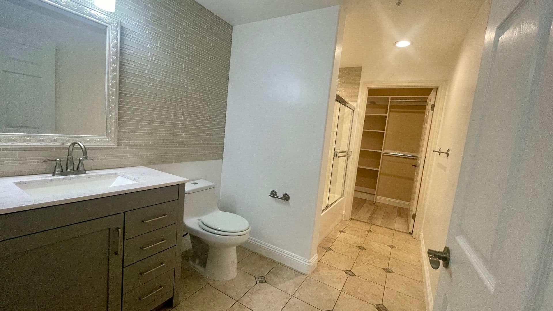 La Jolla Condo: 4165 Executive Drive F101