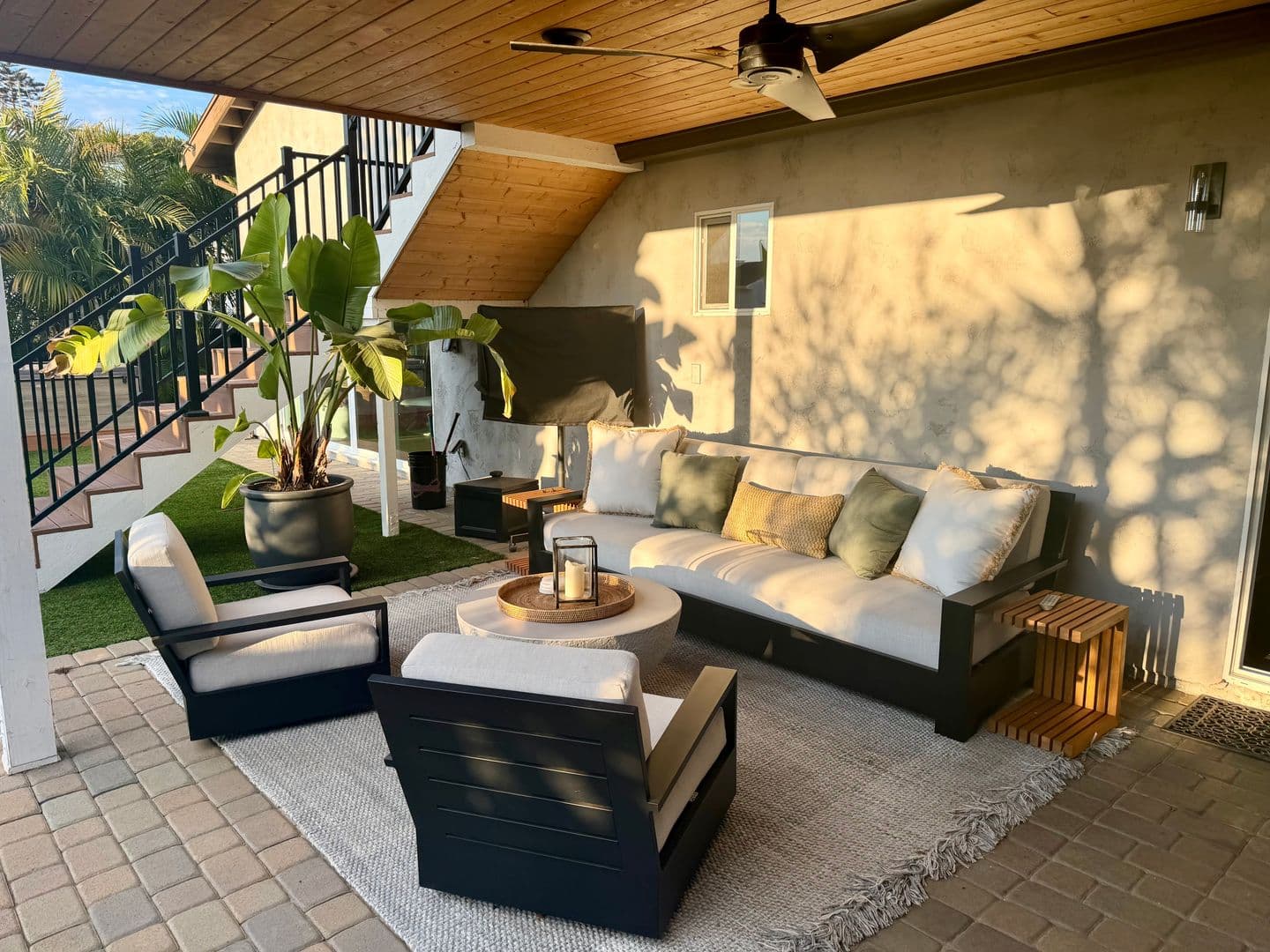 Oceanside House: 1695 Laurel Road