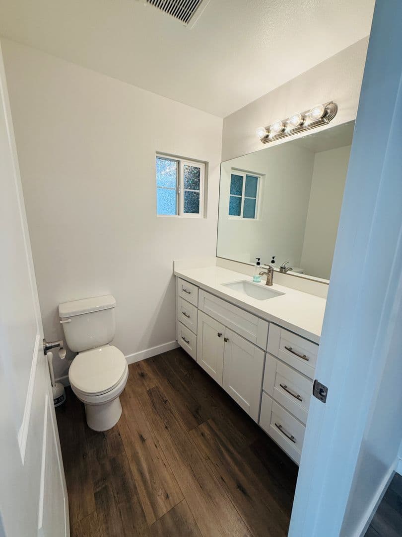 El Cajon House: 748 Lincoln Place